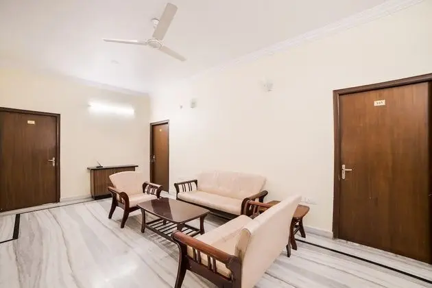 Gardenia Service Apartments - Lobi