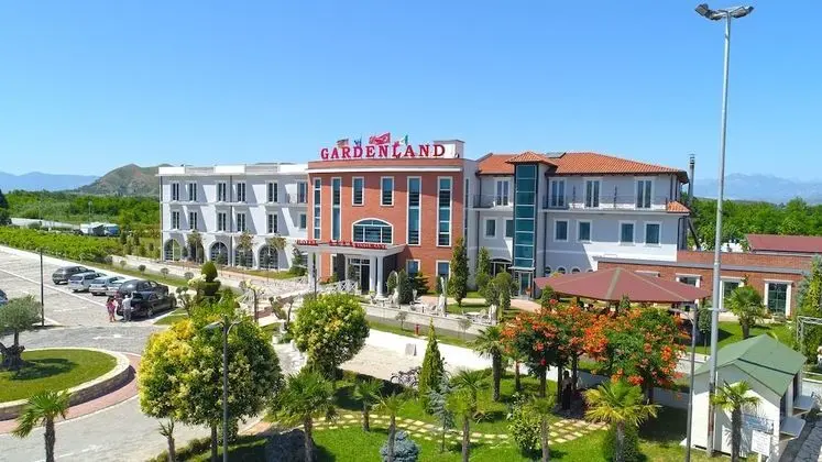 Gardenland Resort - 1