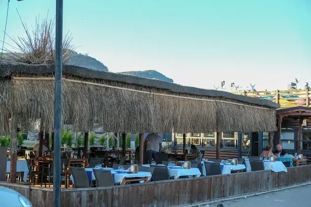 Gargaron Beach Hotel - Yerinde Yemek