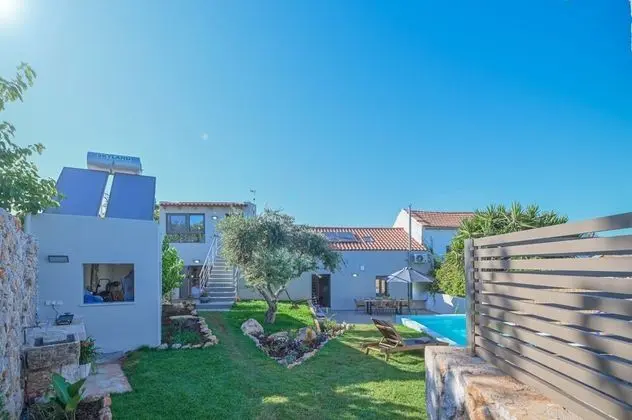 Villa Garifalia with Sauna & Hydromassage - Dış Mekan