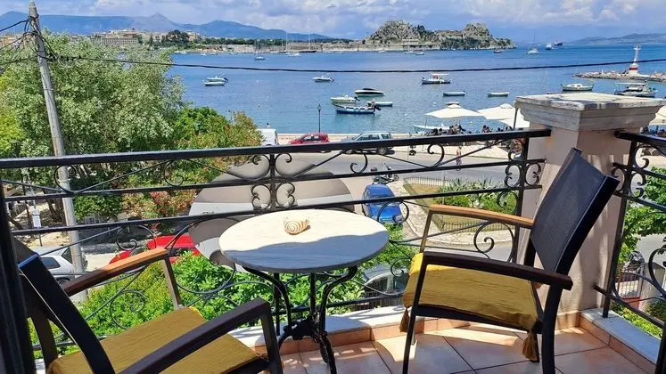 Garitsa bay Apartment - Dış Mekan