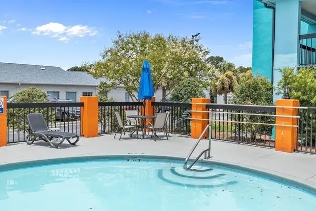 Garnet Inn & Suites, Morehead City near Atlantic Beach - Havuz