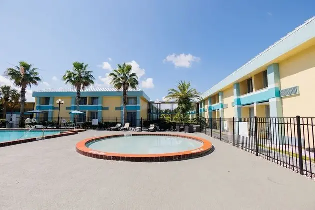 Garnet Inn & Suites, Orlando - Havuz