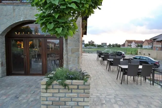 Garni Hotel Chicha - Winery Skrbic - Dış Mekan