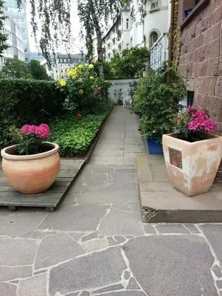 Hotel Garni Frankfurt - Dış Mekan