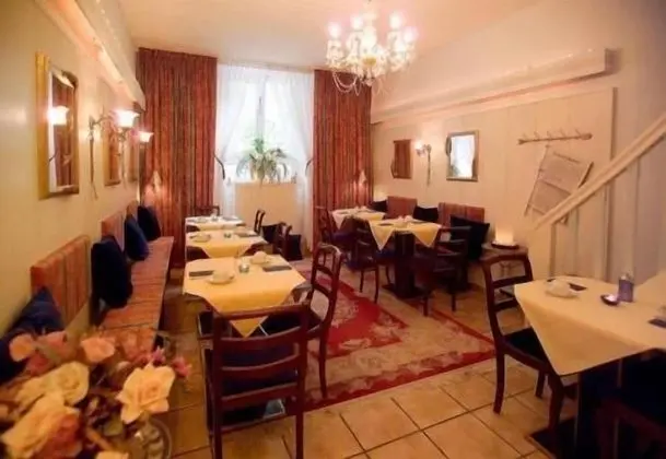 Hotel Garni Frankfurt - Yerinde Yemek