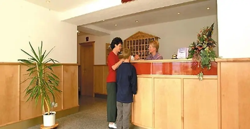 GarniHotel zur Linde - Lobi