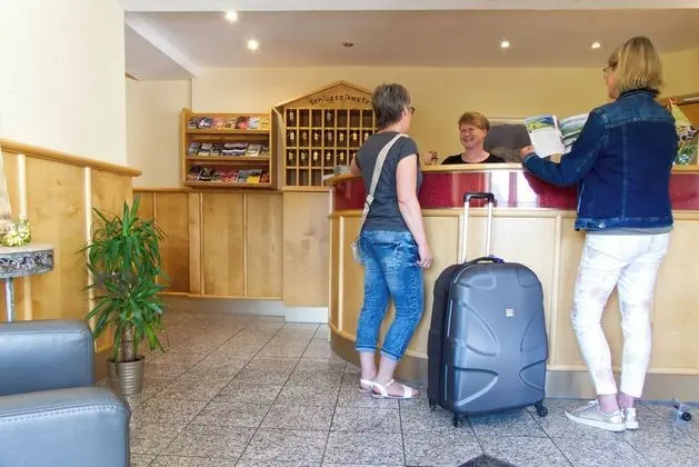 GarniHotel zur Linde - Lobi