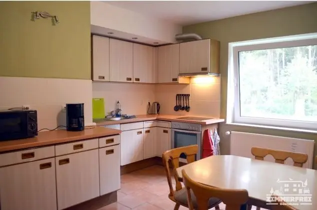 Gästehaus Zimmer Frei - Yerinde Yemek