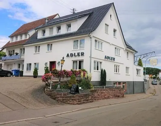 Gasthaus Adler Family Apartment With 2 Separate Bedrooms and Private Bathroom