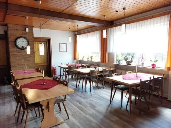 Gasthaus und Pension Zum Stausee - Yerinde Yemek