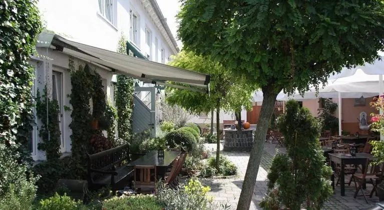 Hotel Gasthof Grüner Wald - Genel