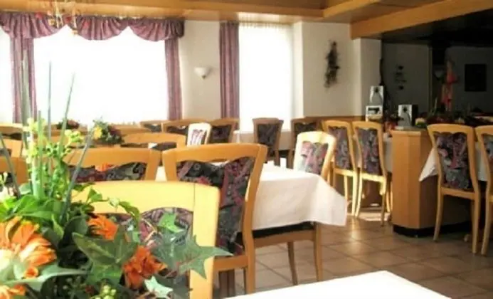 Hotel Gasthof Pension Riebel - Yerinde Yemek