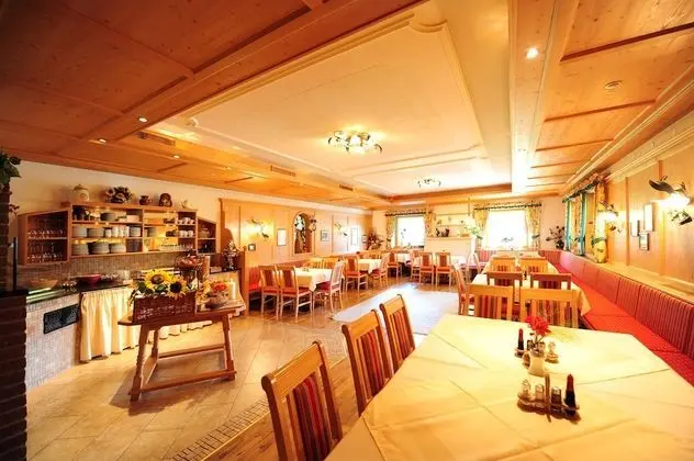Hotel Gasthof Zum Schwanen - Yerinde Yemek
