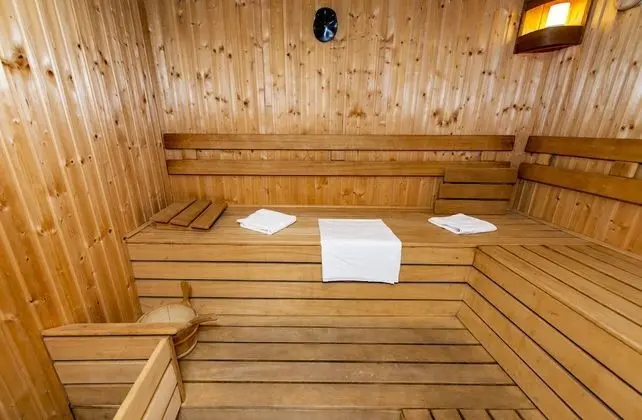 Gastland M0 Hotel & Conference Center - Havuz