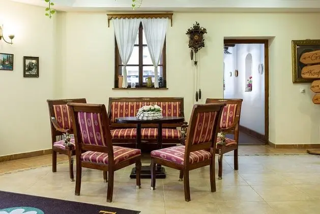 Gastland M1 Hotel & Conference Center - Lobi