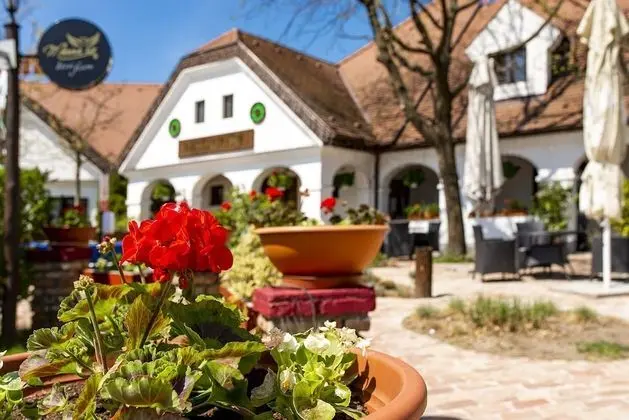 Gastland M1 Hotel & Conference Center - Yerinde Yemek