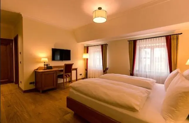 Hotel & Gaststätte zum Erdinger Weißbräu - Öne Çıkan Resim
