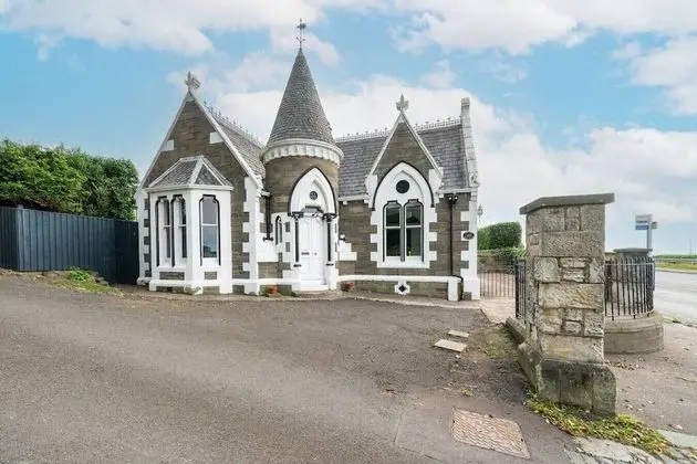 The Gate Lodge Modern Living in a Period Property