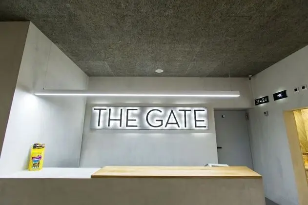 The Gate - Lobi