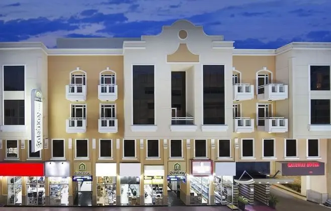 Gateway Hotel - Dış Mekan