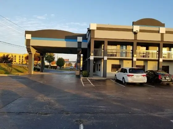 Gateway Inn and Suites - Dış Mekan