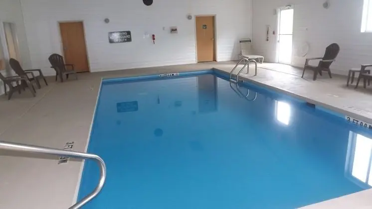 Gateway Inn & Suites