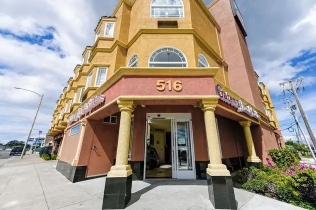 Gateway Inn and Suites Hotel - Dış Mekan