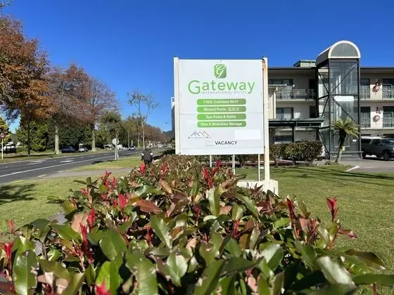 GATEWAY INTERNATIONAL MOTEL