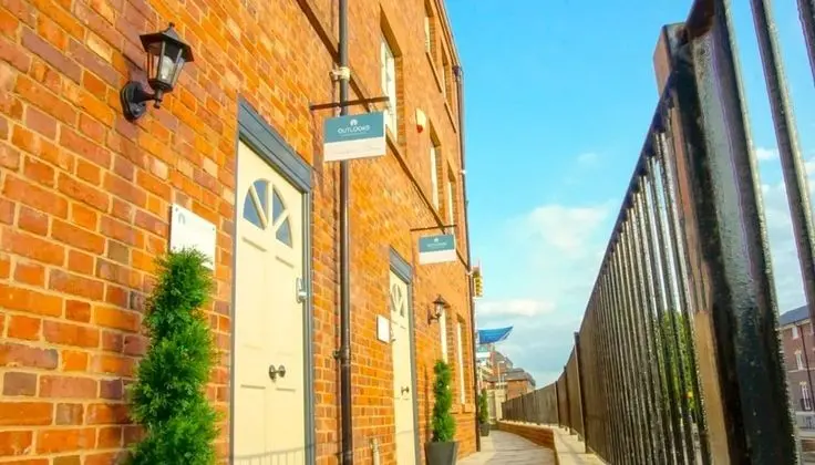 The Gathering Chester 1 Sleeps 14 Very Close to City Centre Racecourse Within Walls - Dış Mekan