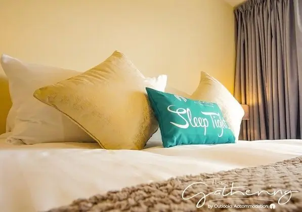 The Gathering Chester 3 Sleeps 14 Very Close to City Centre Racecourse Within Walls - Oda