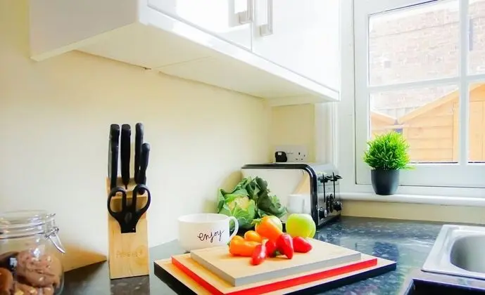 The Gathering Chester 4 Sleeps 14 Very Close to City Centre Racecourse Within Walls - Mutfak