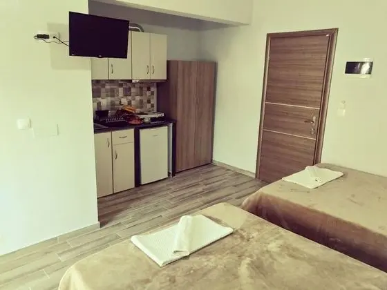 Gatos Village Studios & Apartments - Oda