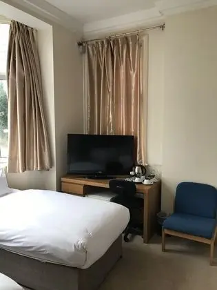 Gatwick Inn Hotel - Oda