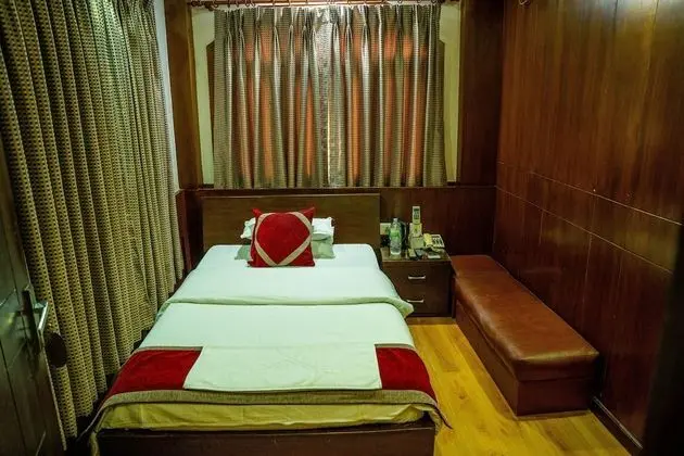 Gautam Hotel
