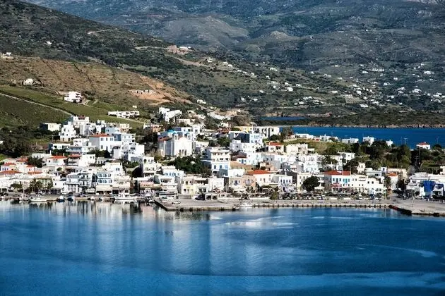 Gavrion's Nest  - Premium Cycladic Studio