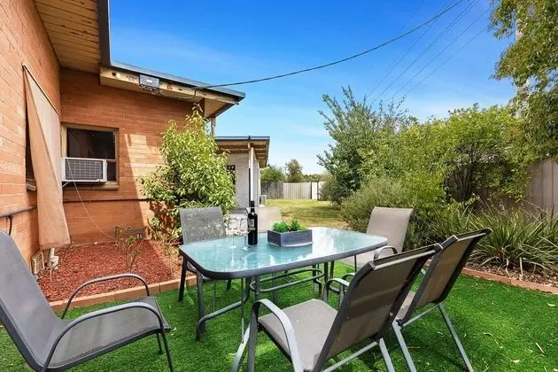 The Gazebo Place - Spacious 4 Bedroom near Murray River