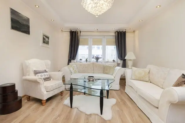 Gdynia Świętojańska Apartment by Renters