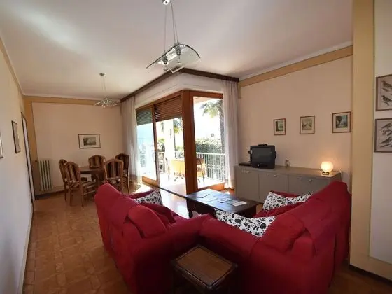 Village Apartment in Cannero Riviera With Balcony - Oda Düzeni