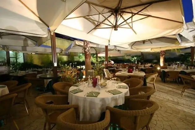 Hotel Village Centro Congressi La Principessa - Yerinde Yemek