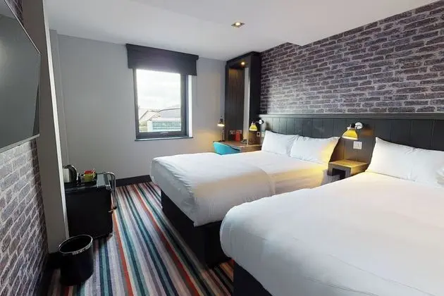 Village Hotel Edinburgh - Genel