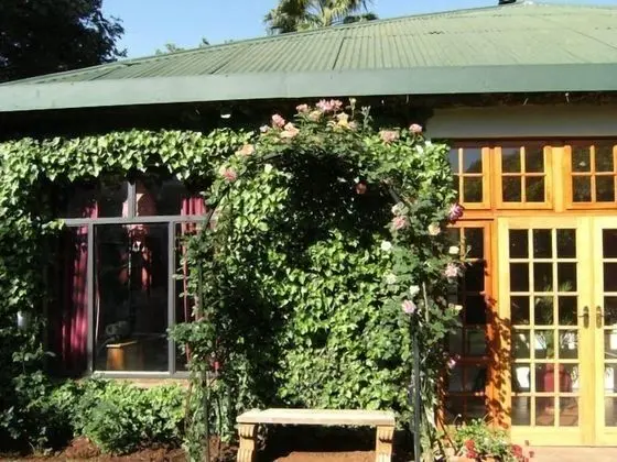 Village Green Guest House - Dış Mekan