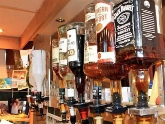 The Village Inn and Kirtle House B&B - Bar
