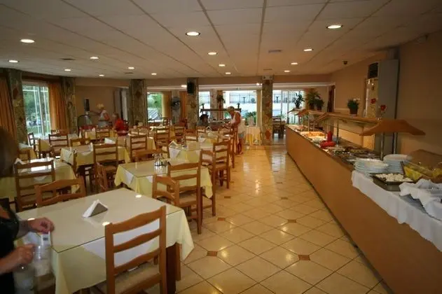 Village Inn