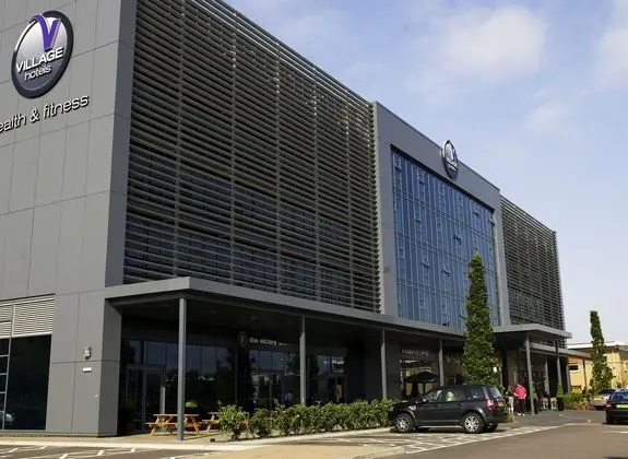 Village Hotel London Watford - Genel