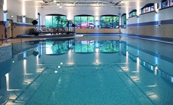 Village Hotel Manchester Hyde - Havuz