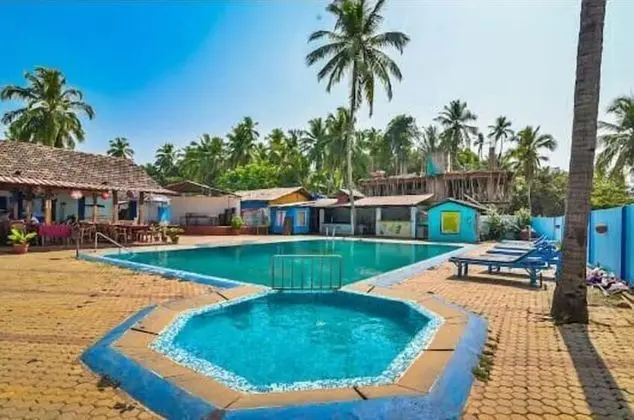 Village Royale, Calangute Beach - Yerinde Yemek