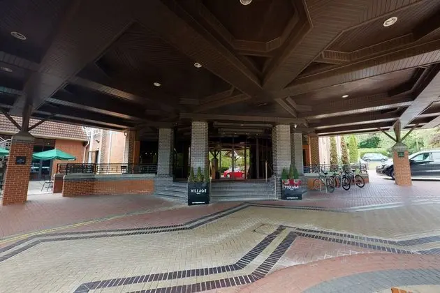 Village Hotel Swindon - Dış Mekan