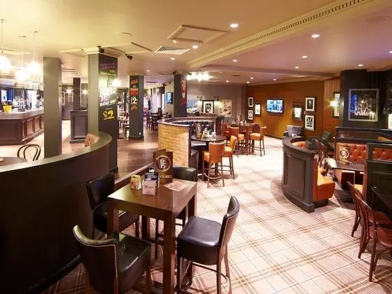 Village Hotel Swindon - Genel