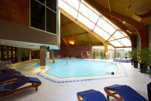 Village Hotel Swindon - Genel